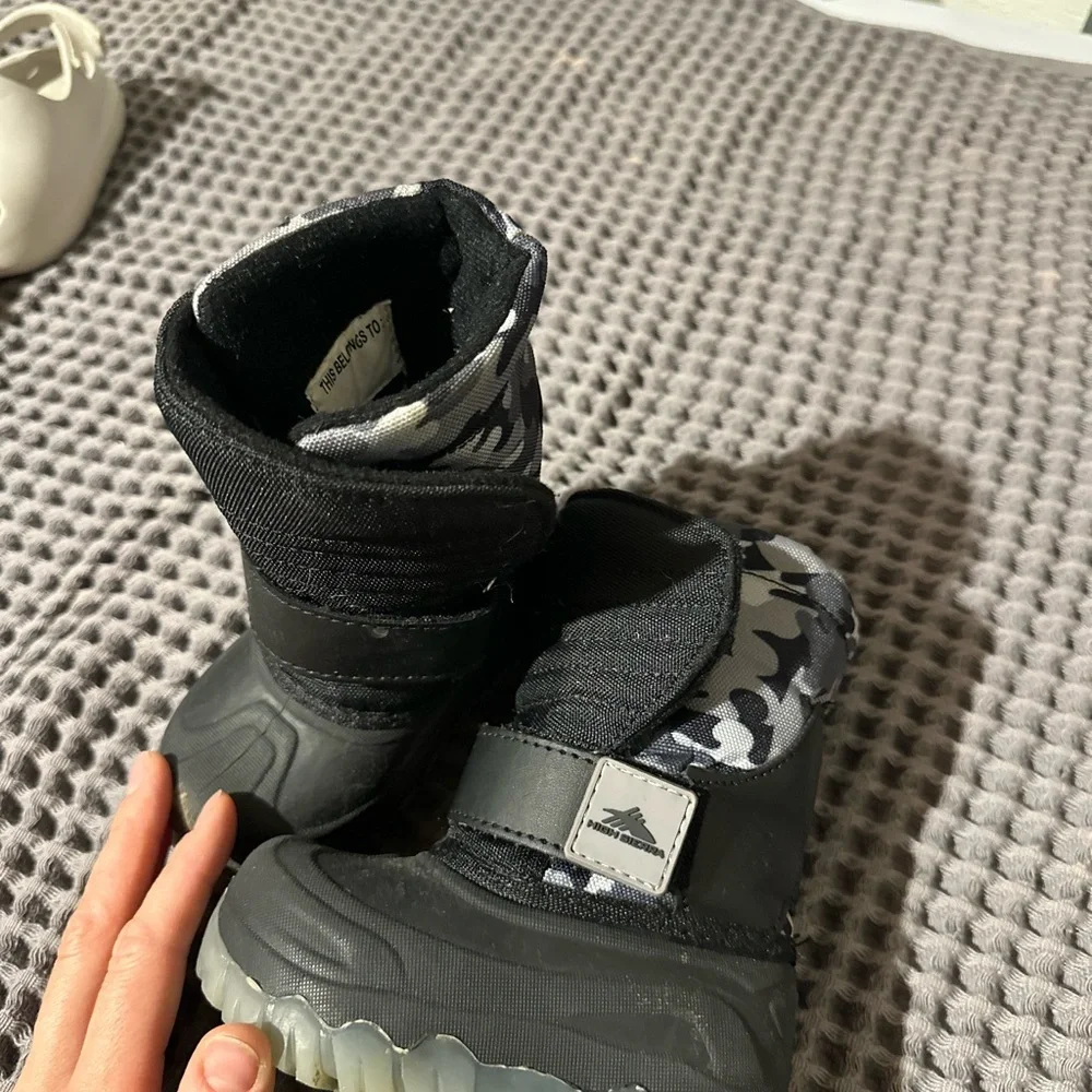 High Sierra Camo Light-Up Snow Boot